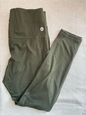 Alexo Conceal Carry 3/4 Leggings in army Green size Medium